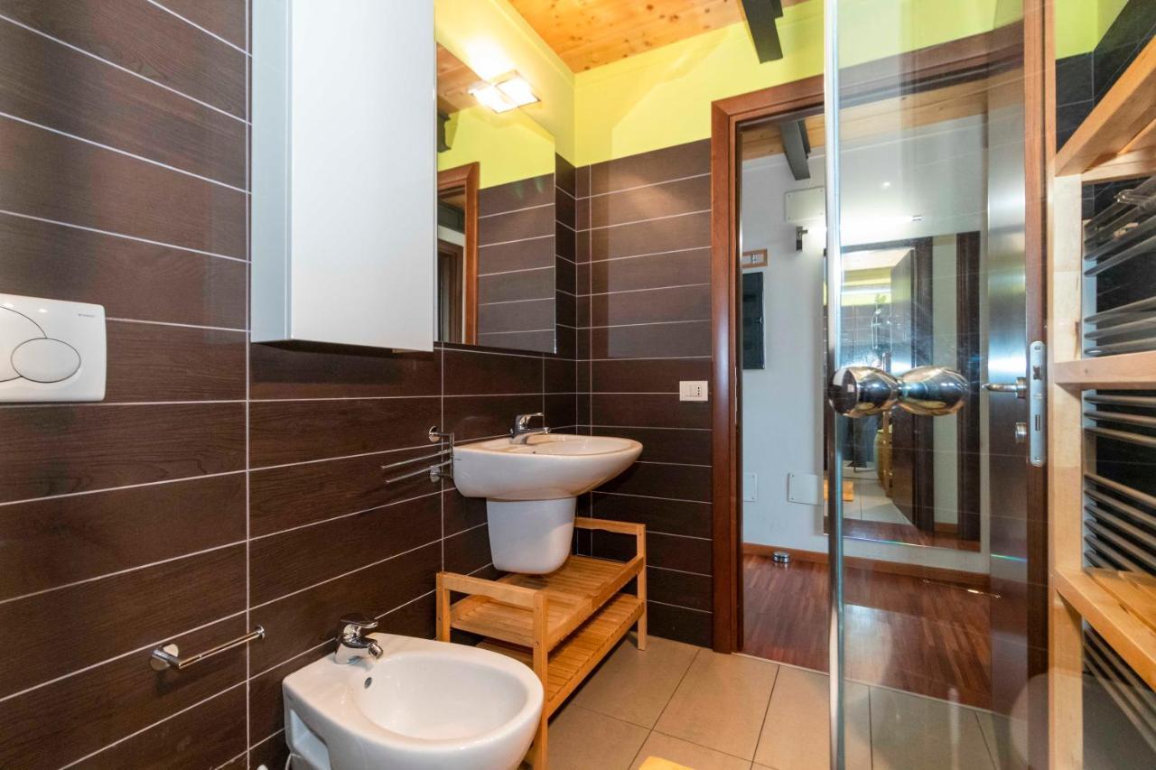 Dora Riverside Modern Apartment With Private Parking 都灵 外观 照片
