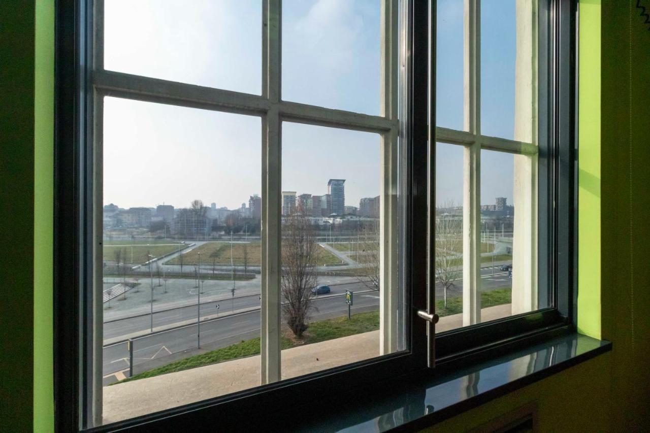 Dora Riverside Modern Apartment With Private Parking 都灵 外观 照片