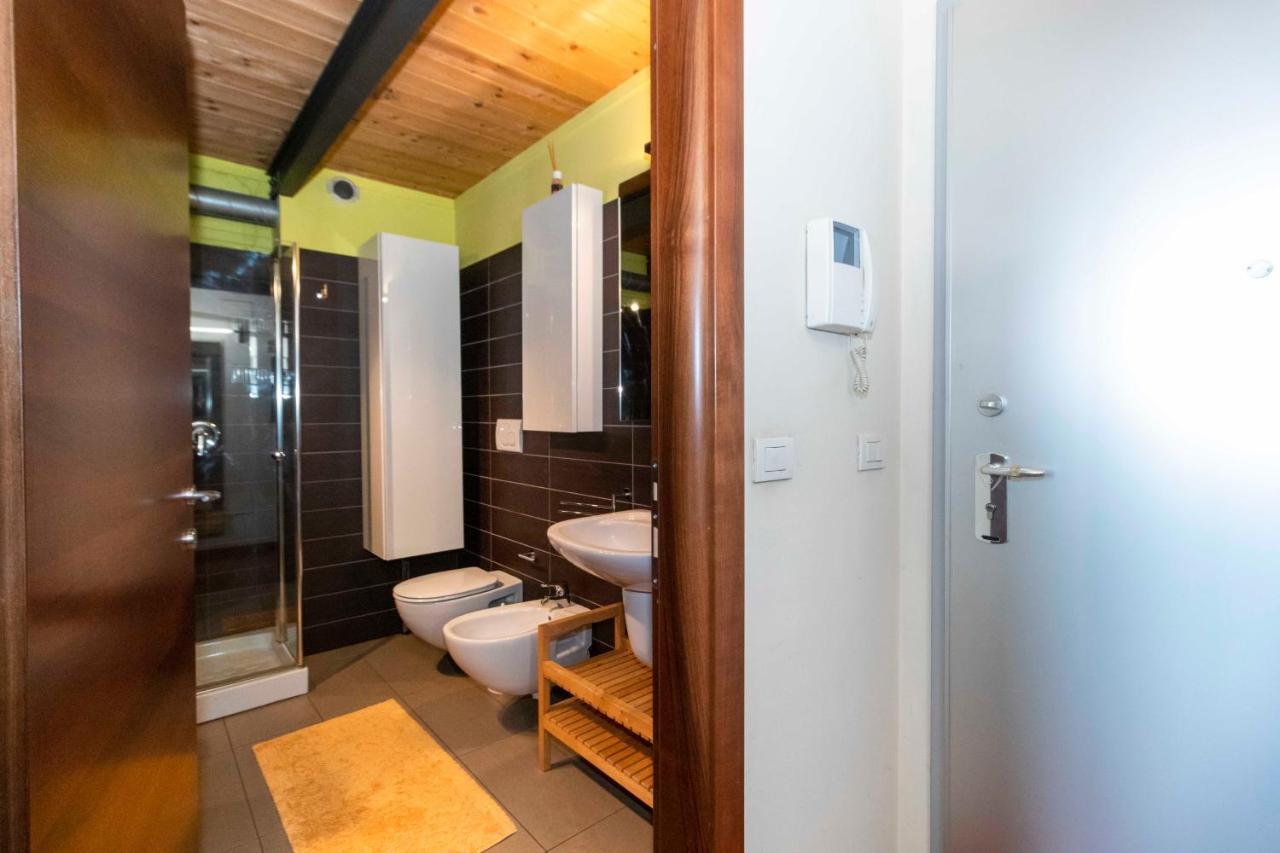 Dora Riverside Modern Apartment With Private Parking 都灵 外观 照片
