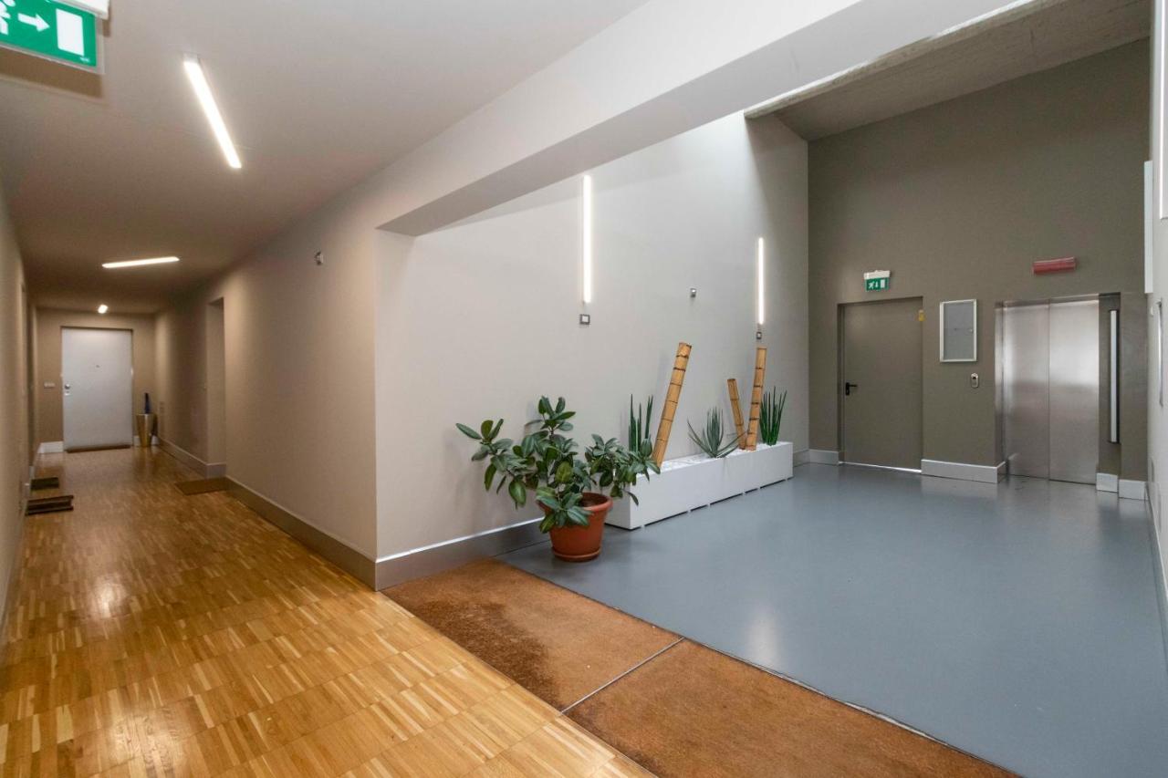 Dora Riverside Modern Apartment With Private Parking 都灵 外观 照片