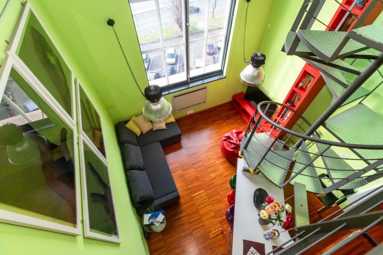 Dora Riverside Modern Apartment With Private Parking 都灵 外观 照片
