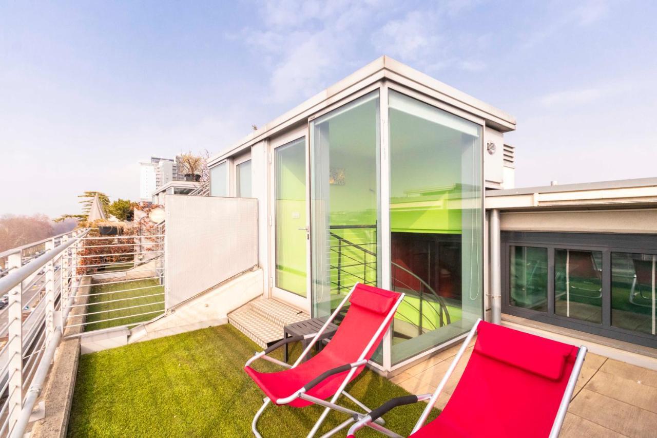 Dora Riverside Modern Apartment With Private Parking 都灵 外观 照片